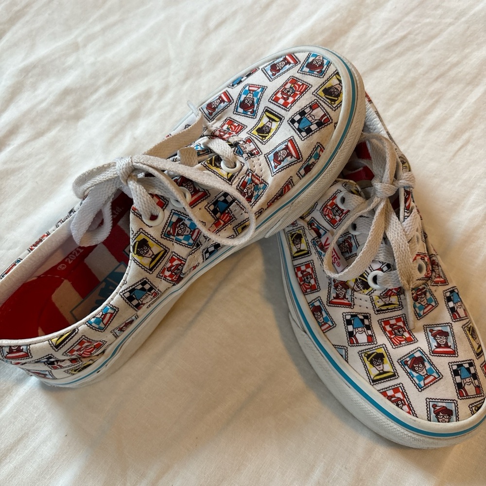 Vans Era X Where's Waldo? Unisex Kids Size 1 Lace Up Sneakers Postage Theme